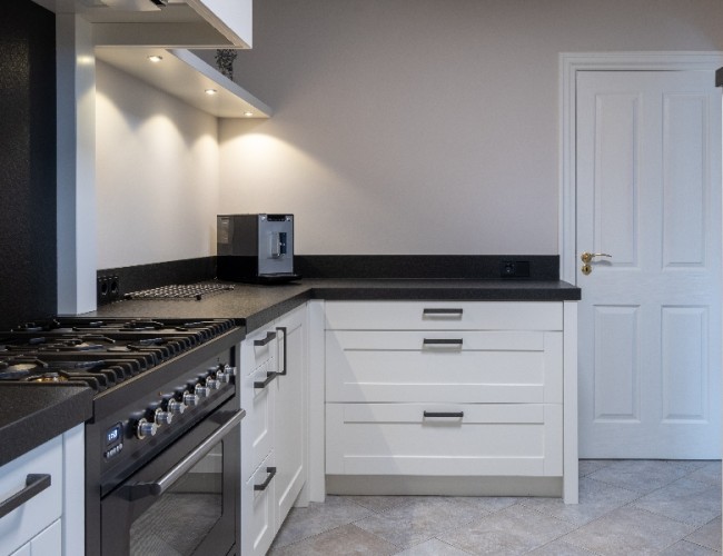 Absolute Black Antico keuken door Van Houts